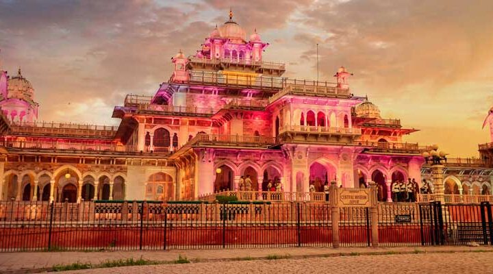 Interesting Places You Can Prowl Around In Golden Triangle India Jaipur