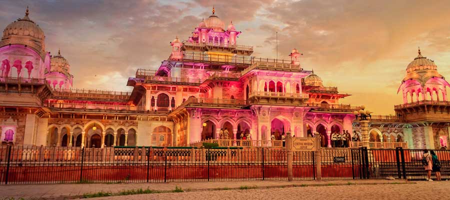 Interesting Places You Can Prowl Around In Golden Triangle India Jaipur