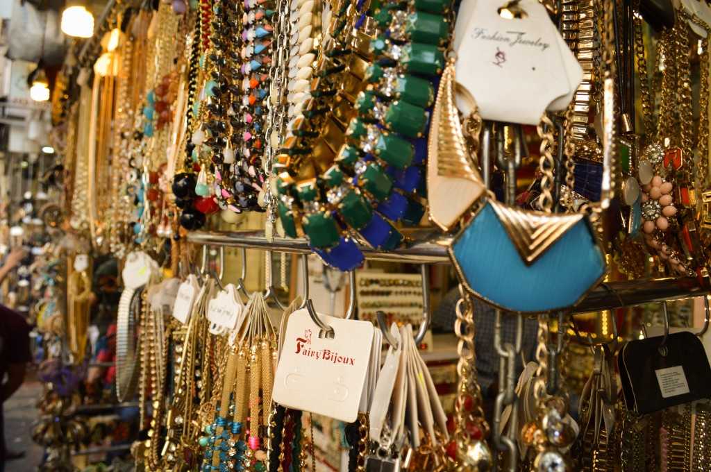 Online Shopping In Mumbai: An Excellent Way To Wow Your Family & Friends